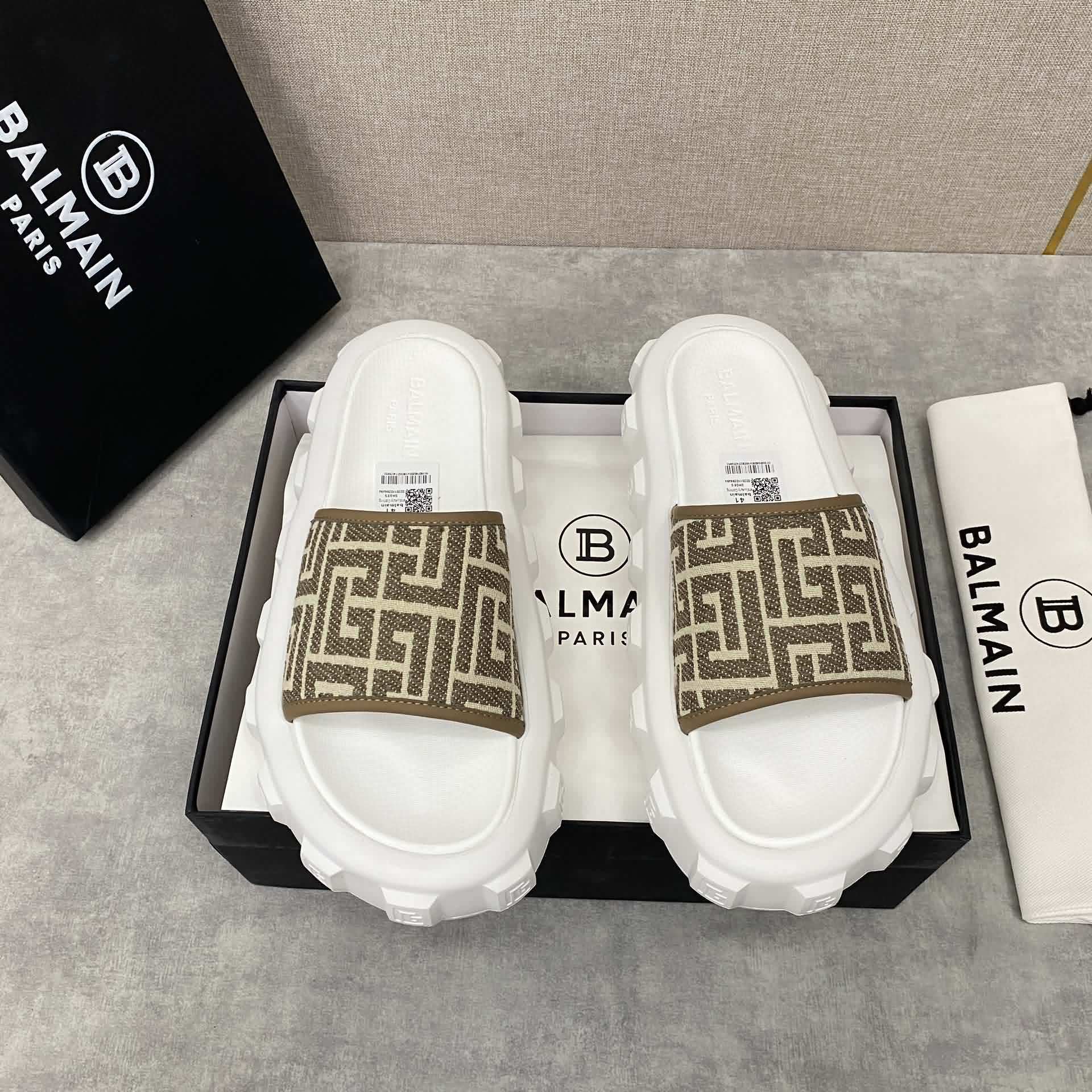 BALMA*N /巴爾-曼新品浮雕徽標拖鞋