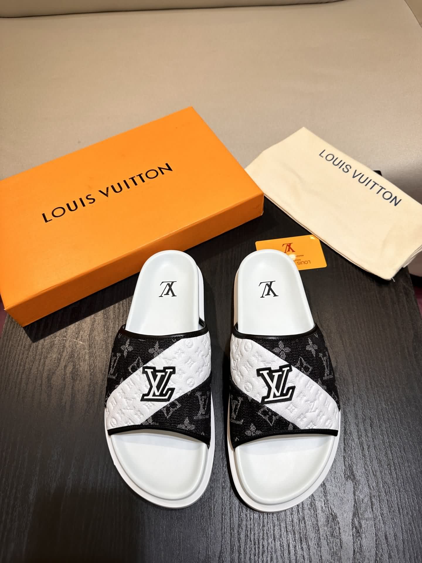 L奢品Trainer 涼拖鞋