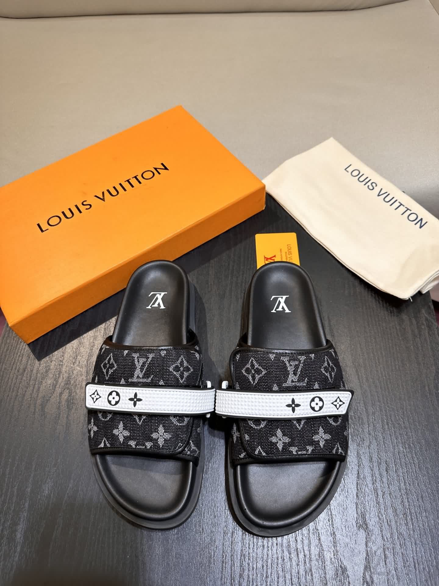 L奢品Trainer 涼拖鞋