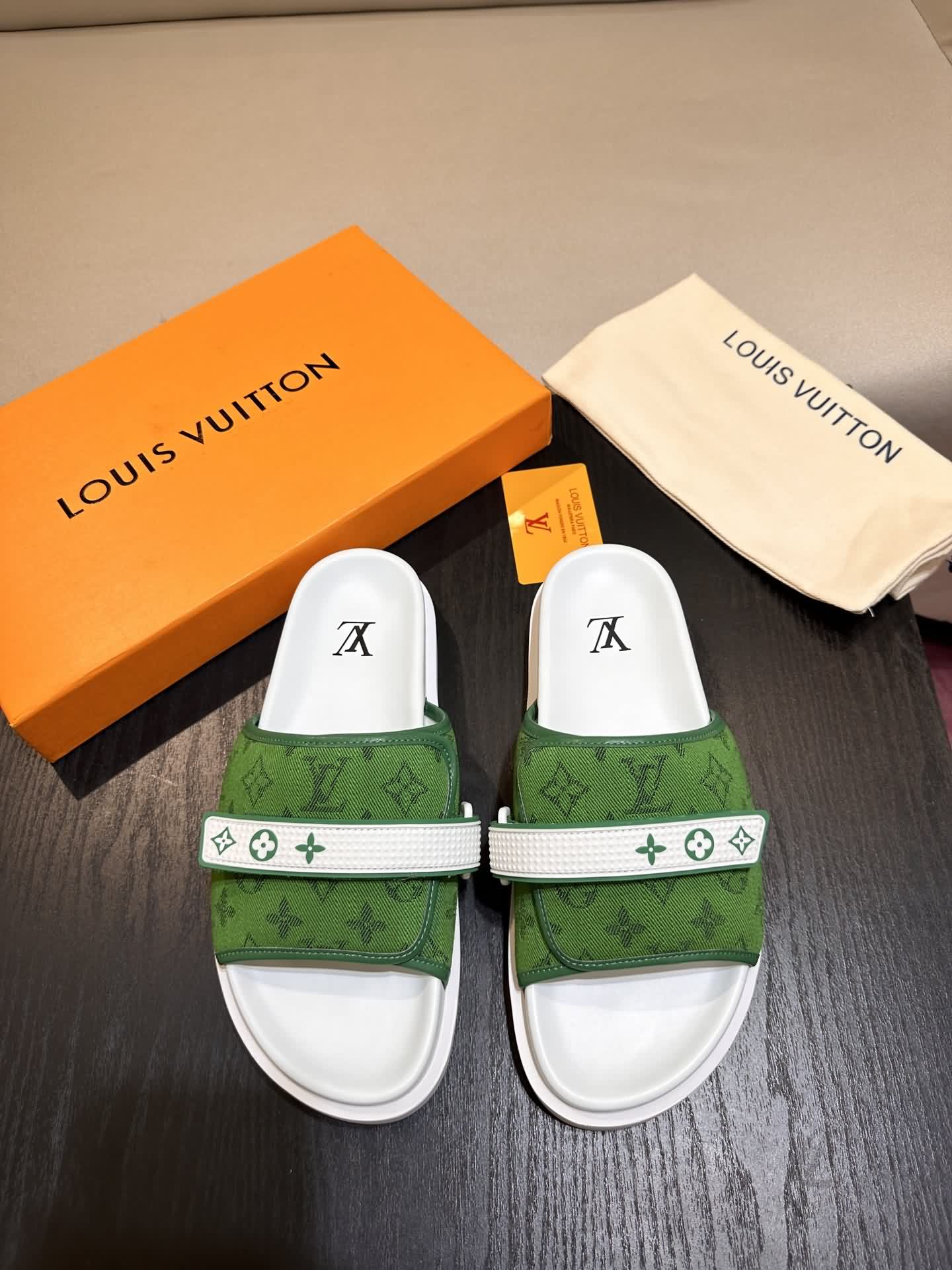 L奢品Trainer 涼拖鞋