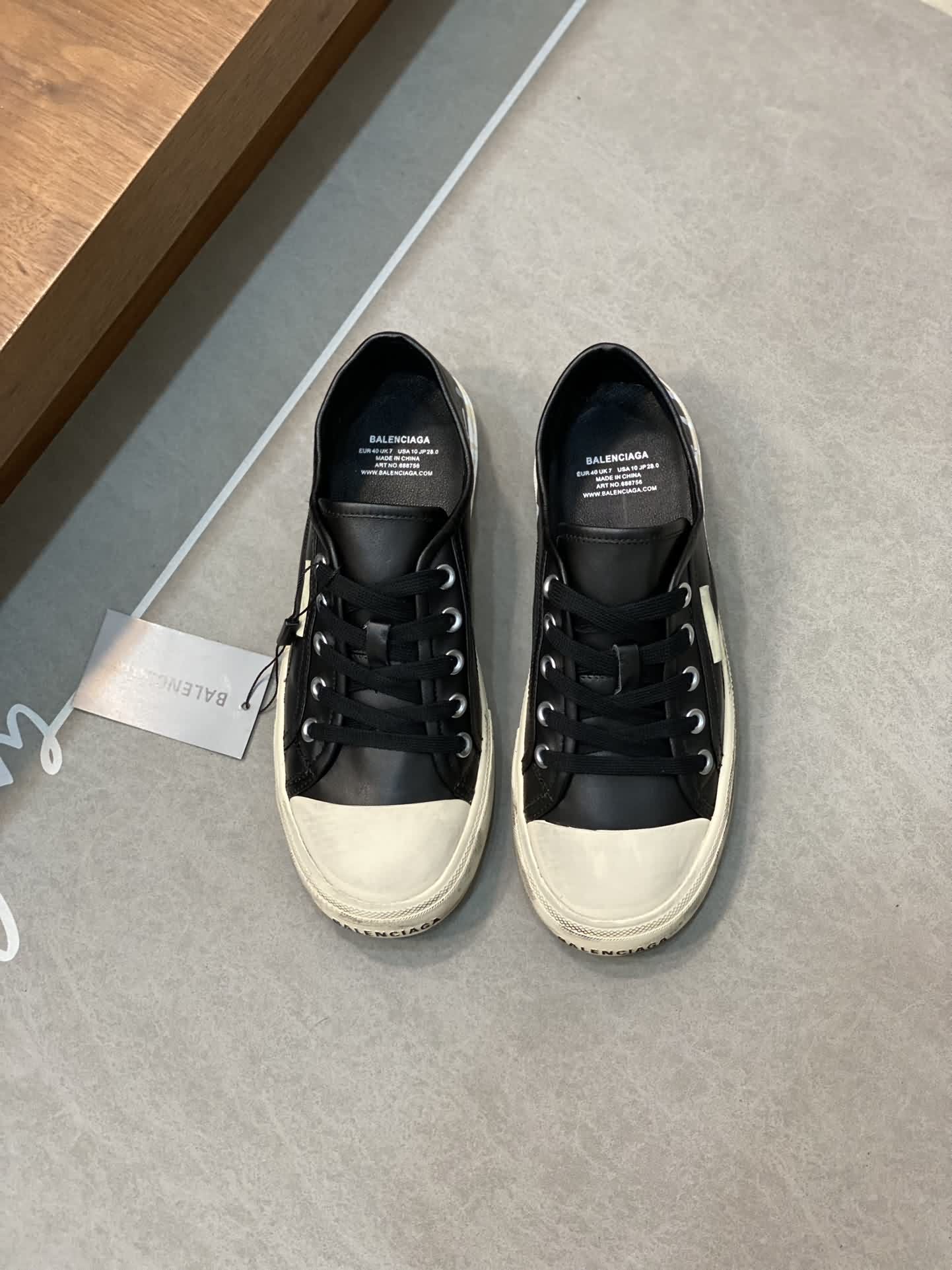 【 BALENCIAGA】巴黎世*做舊款