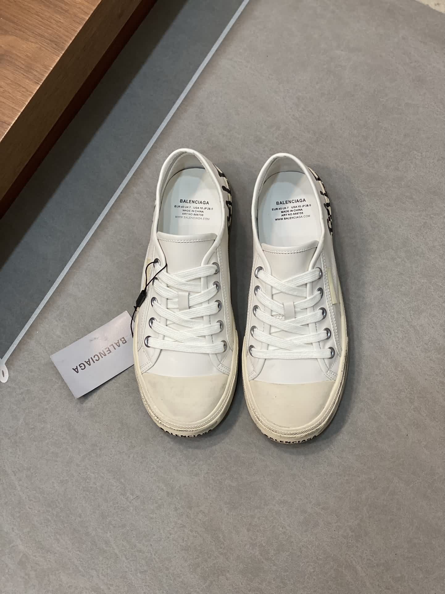 【 BALENCIAGA】巴黎世*做舊款