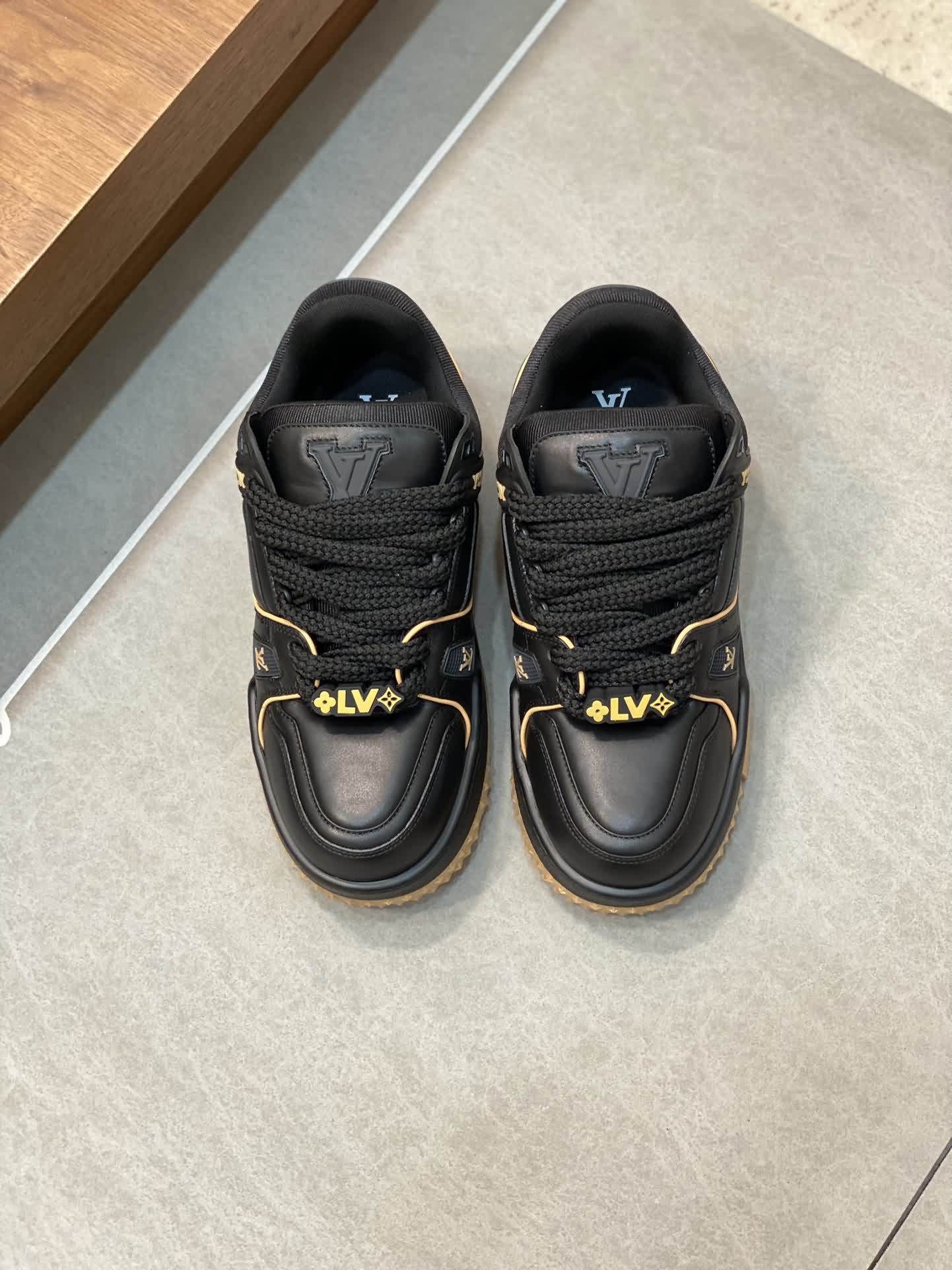 L家SS23 秀款Trainer DIY串珠