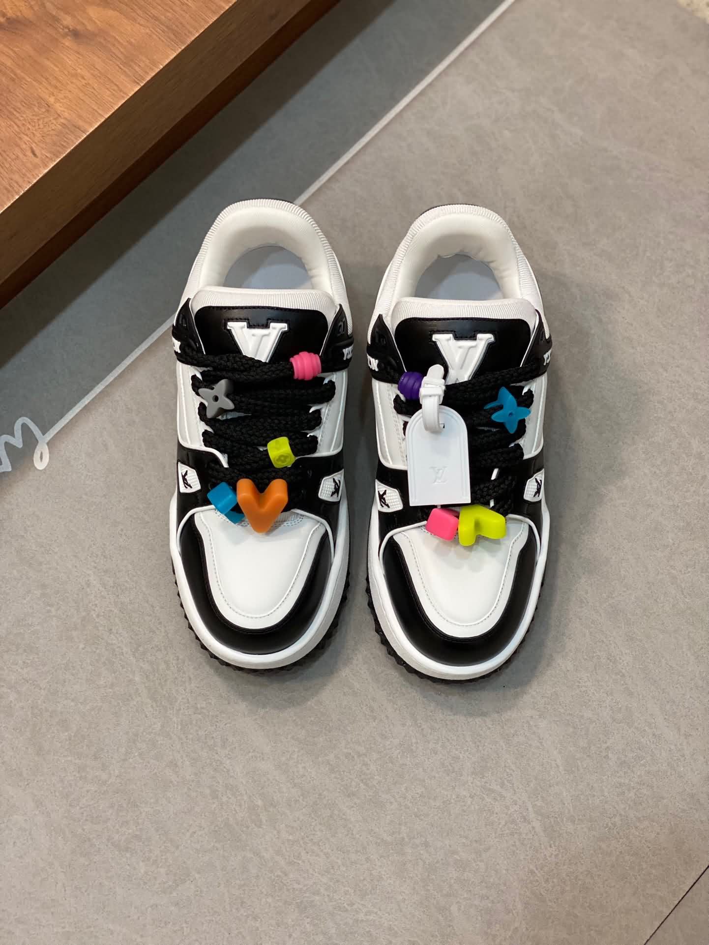 L家SS23 秀款Trainer DIY串珠