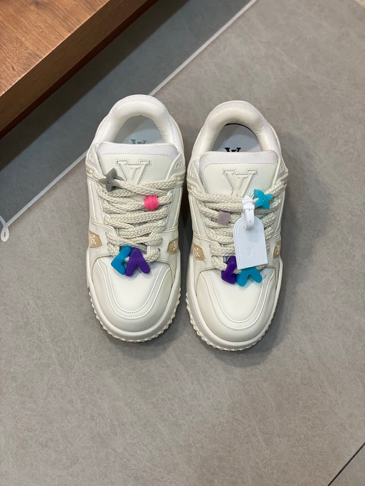 L家SS23 秀款Trainer DIY串珠