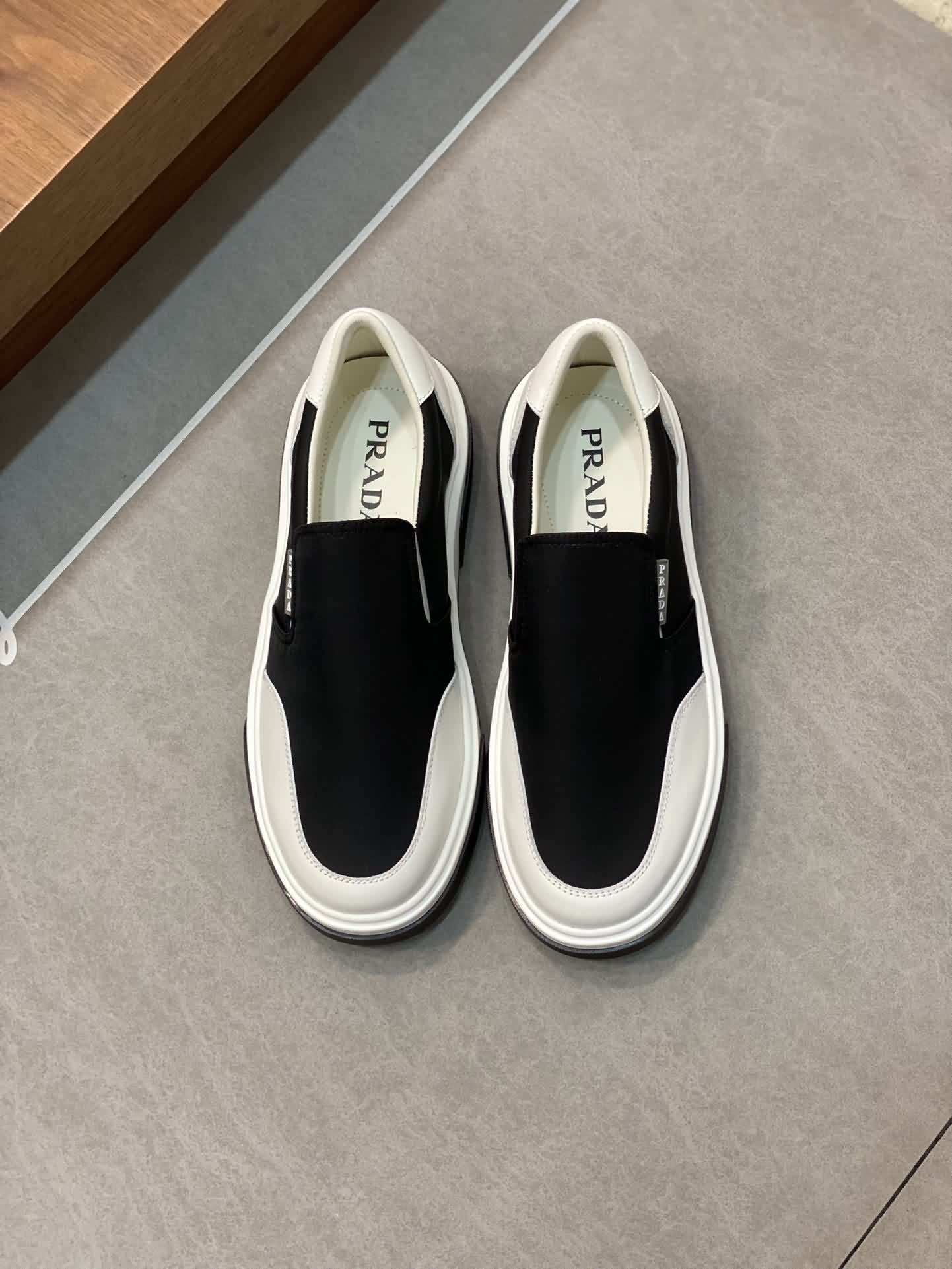【PRADA】普拉達