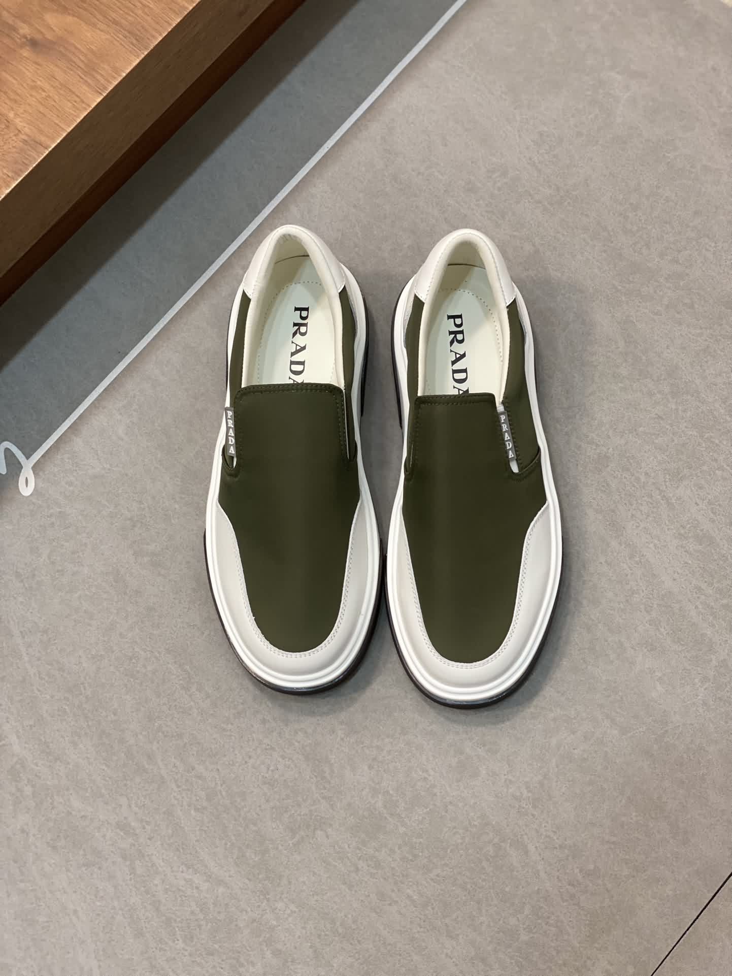【PRADA】普拉達