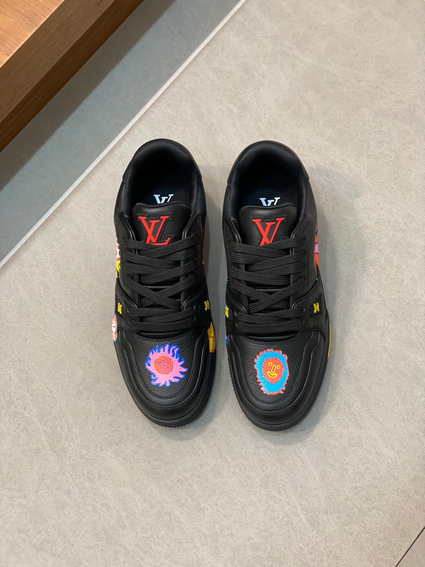 LV奢品Trainer情侶款休閒運動鞋