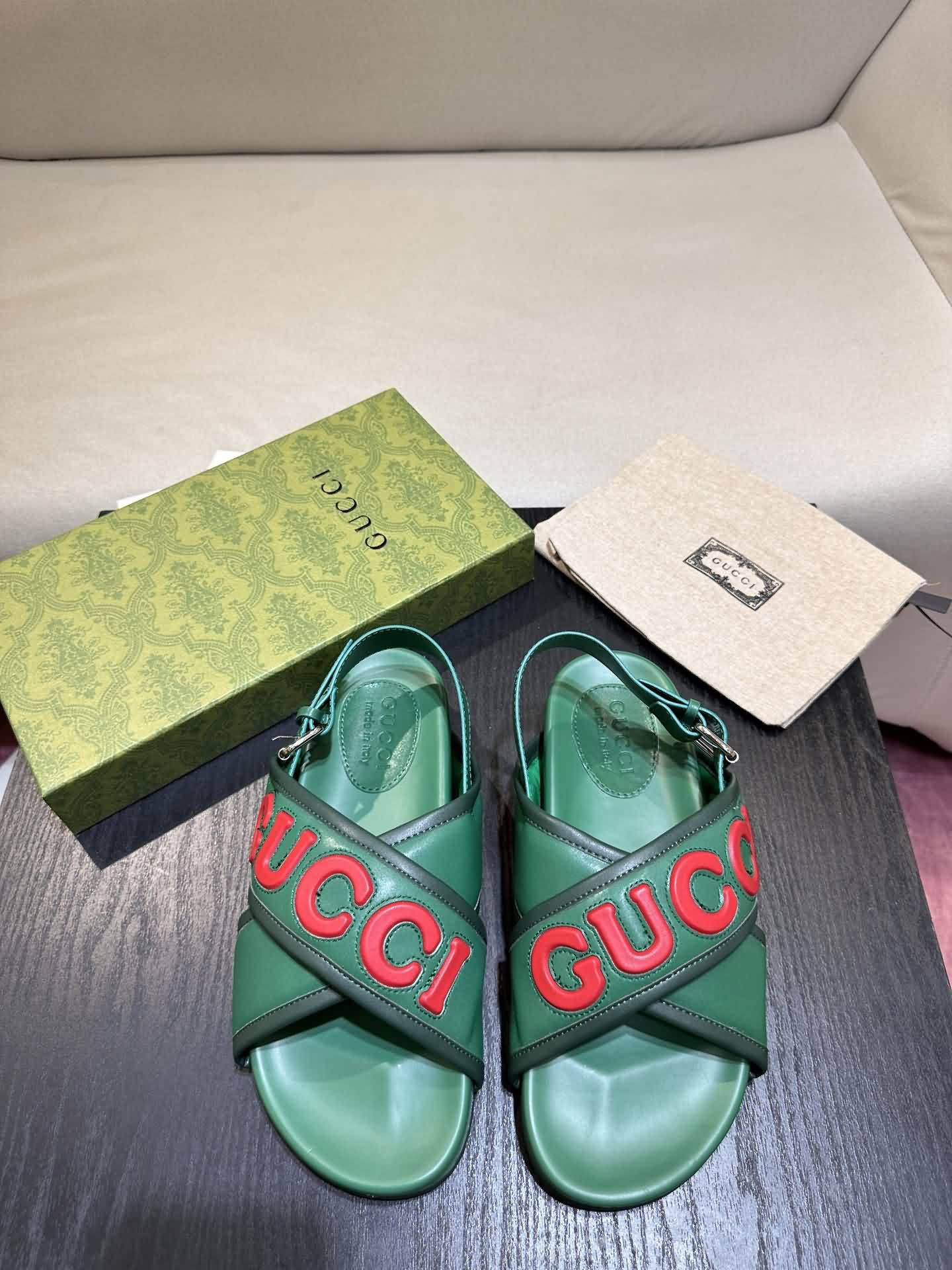 Guc*  涼拖
