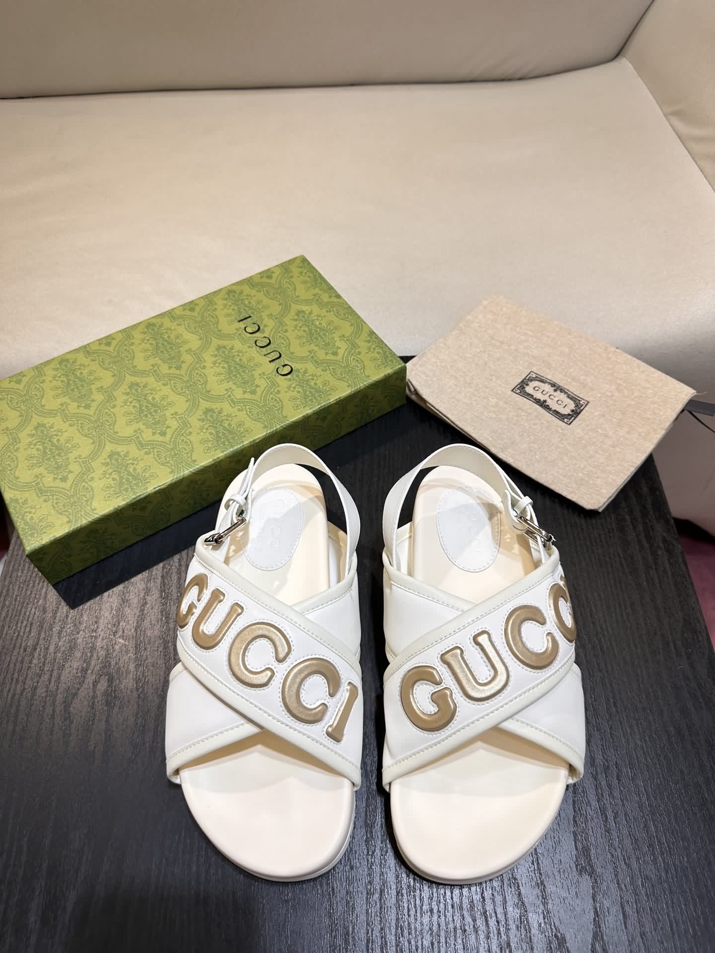Guc*  涼拖