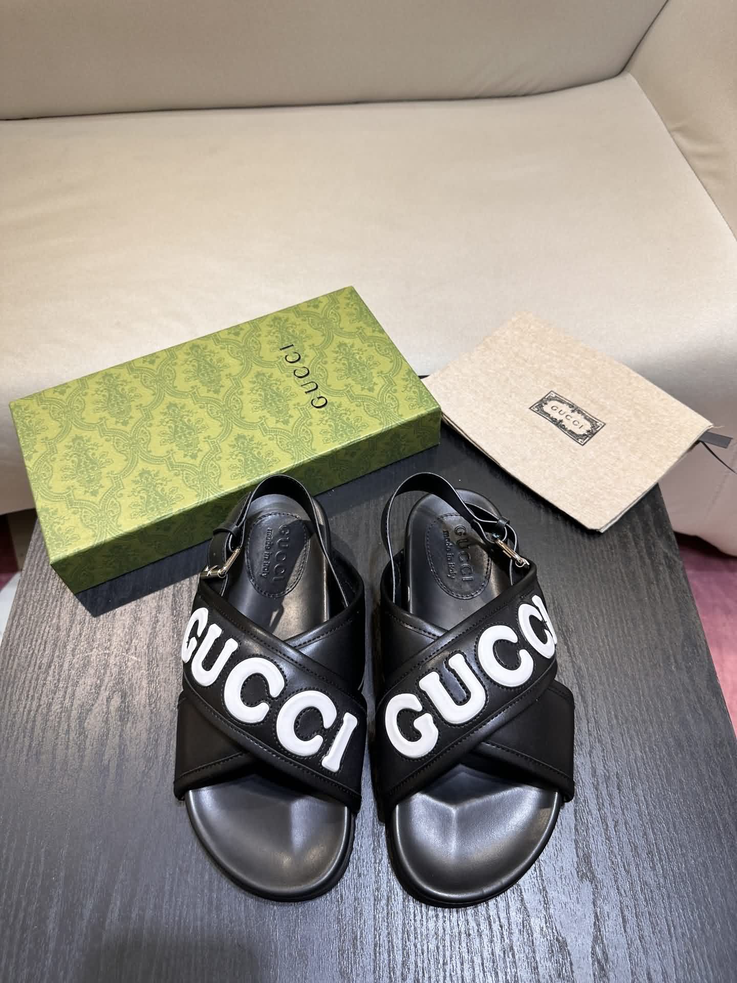 Guc*  涼拖