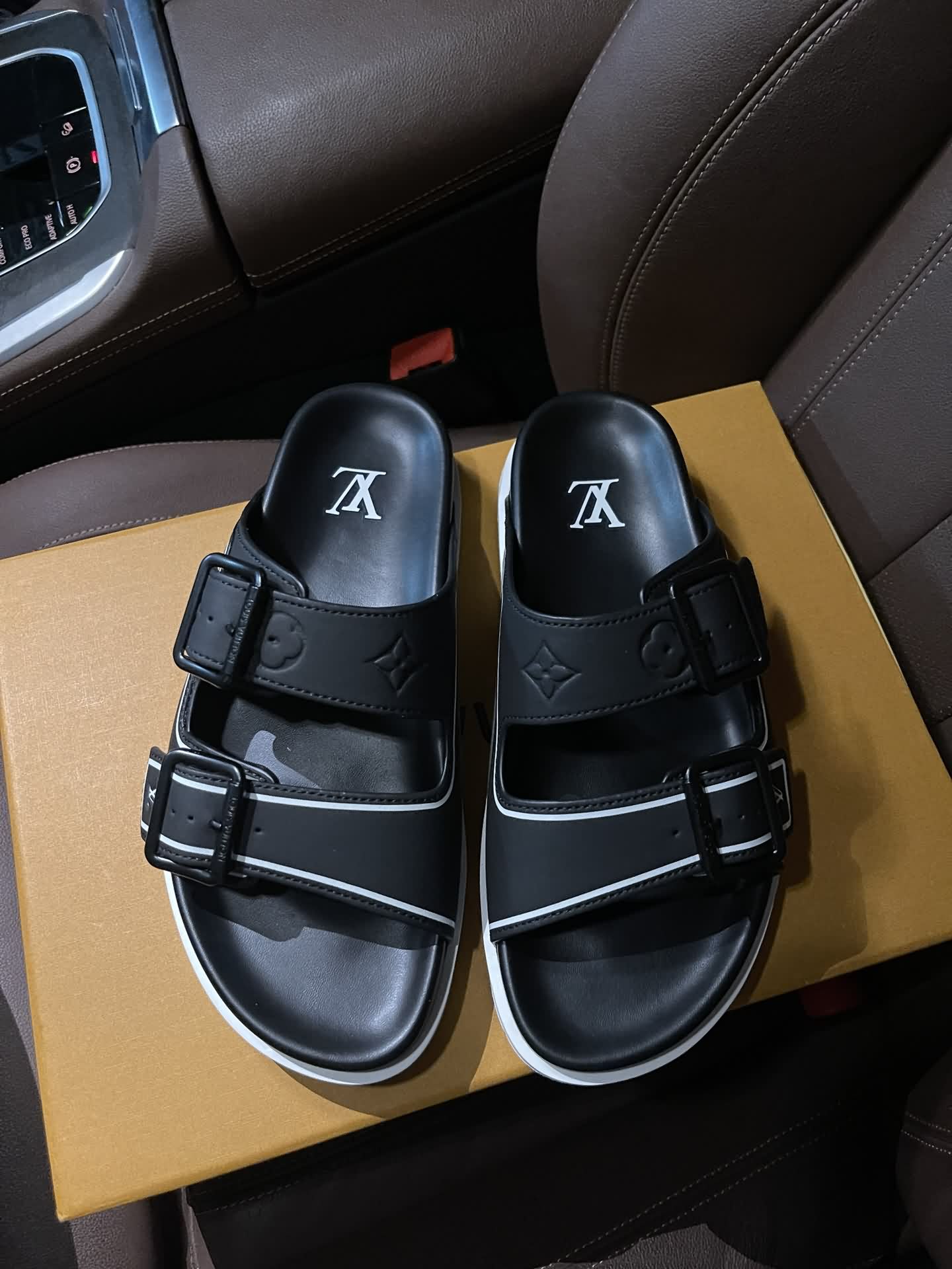 Louis*路易家奢品Trainer 涼拖鞋