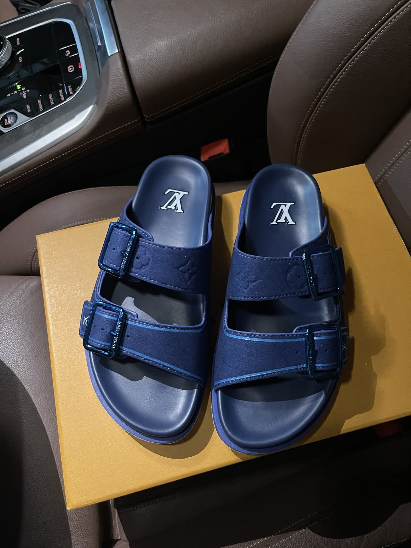 Louis*路易家奢品Trainer 涼拖鞋