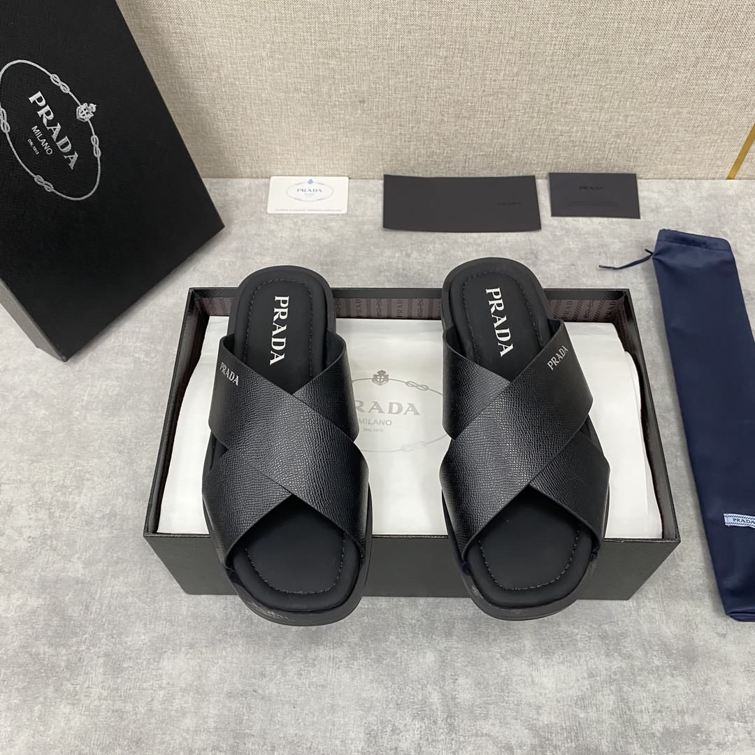 P家 PRAD* 新品涼拖鞋