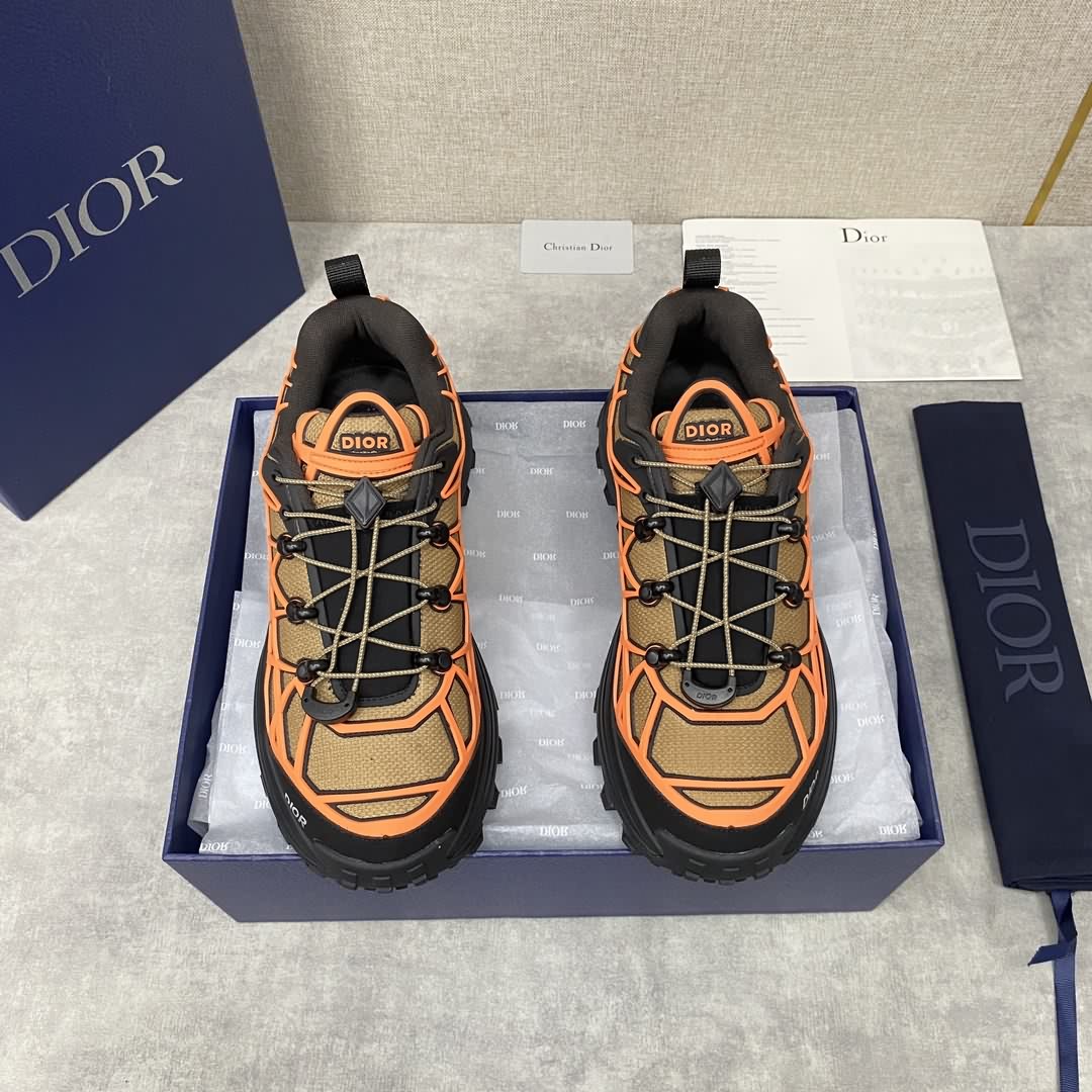 CD家新品    DIO*R 迪-奧   曲紋藤格紋 B31 Runner 運動鞋