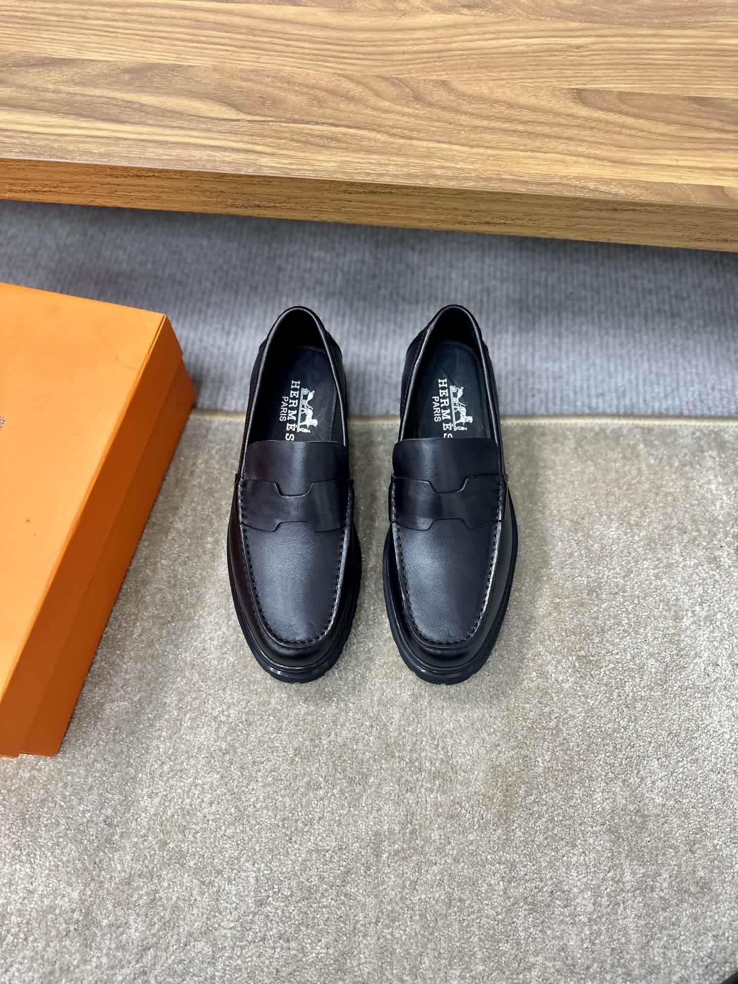 愛馬仕Herm&egrave;s  男士時尚休閒皮鞋