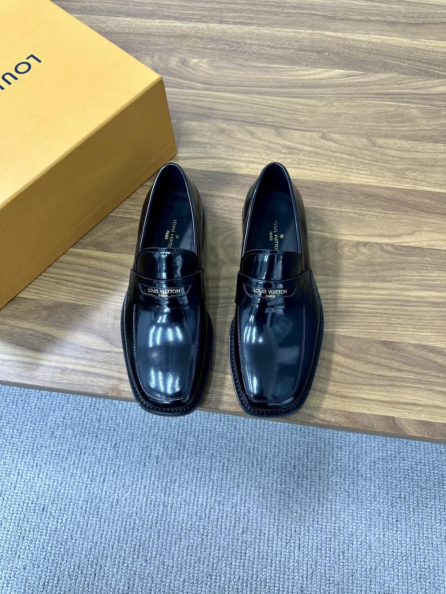 LOUIS*VUITTON（路易威登）男士時尚正裝皮鞋