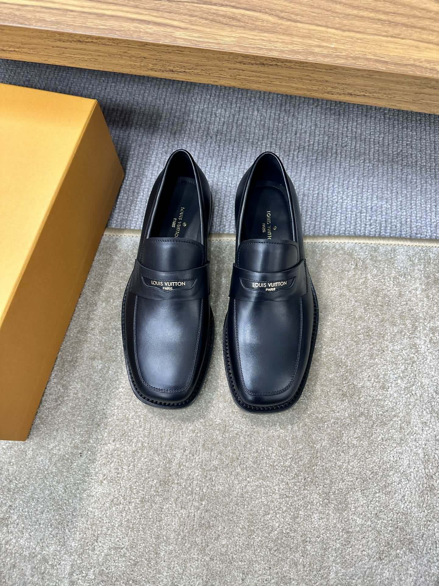 LOUIS*VUITTON（路易威登）男士時尚正裝皮鞋