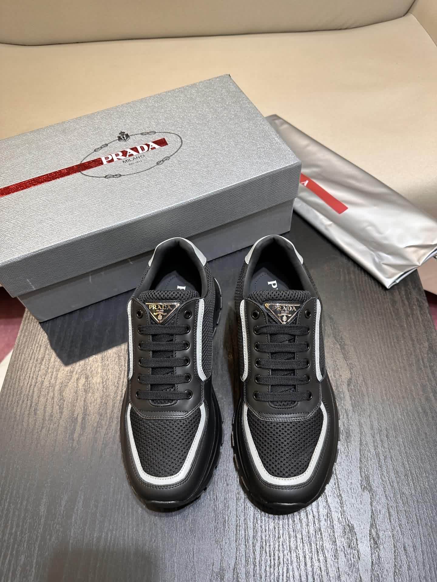 PRADA PRAX 01 運動鞋