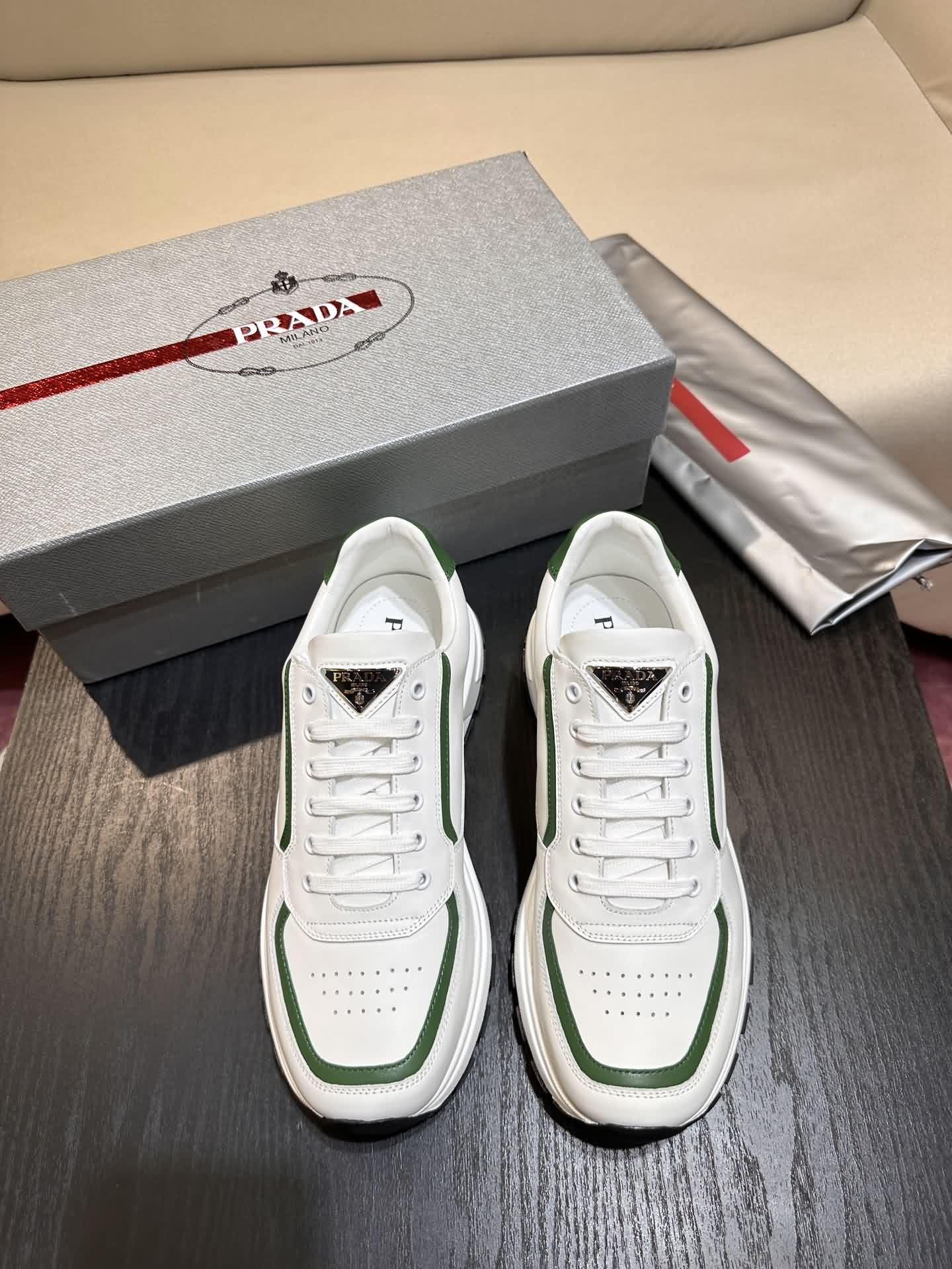 PRADA PRAX 01 運動鞋