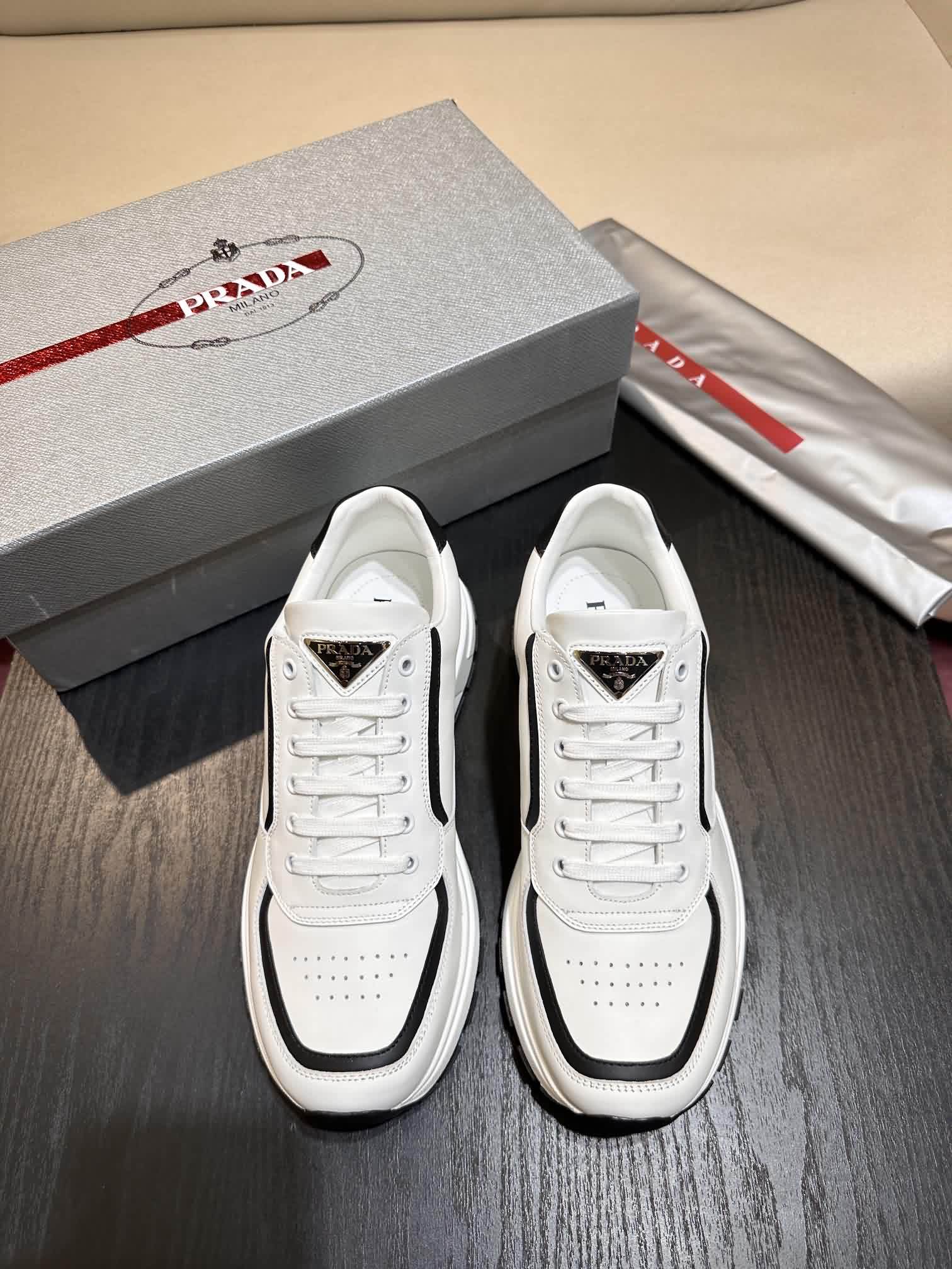 PRADA PRAX 01 運動鞋