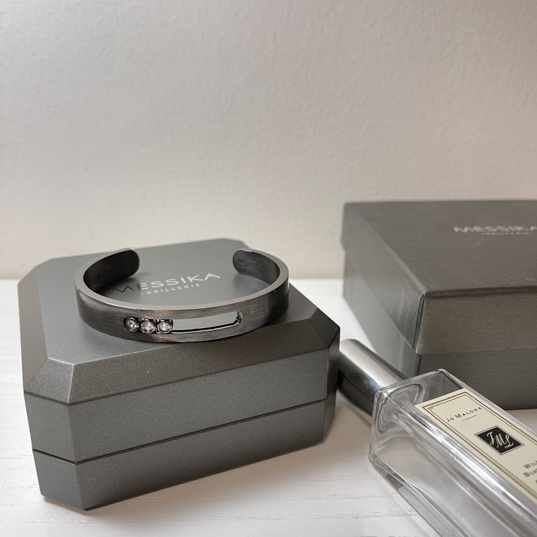 MESSIKA梅西卡全新My Move系列打破常規滑動鑽石