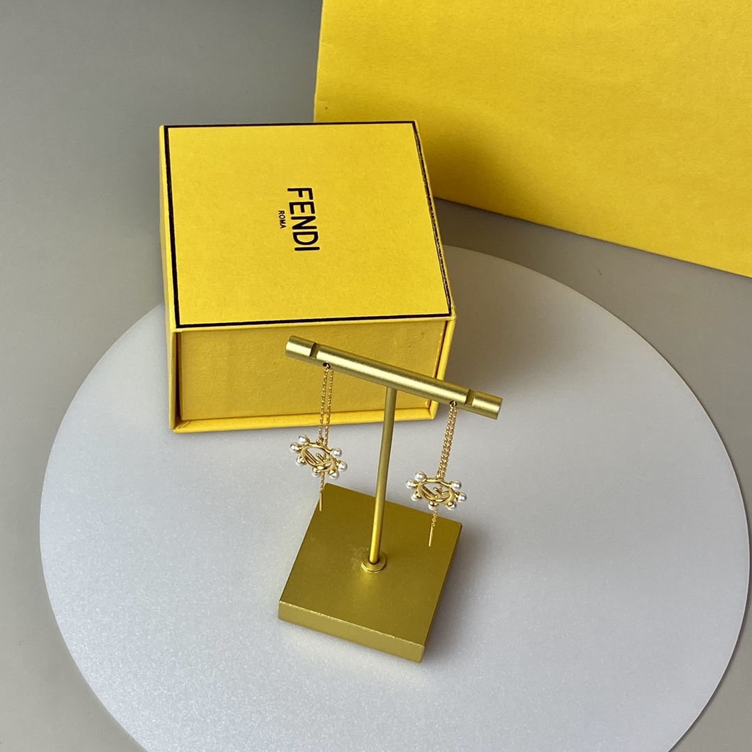 FENDI 芬迪  珍珠耳釘