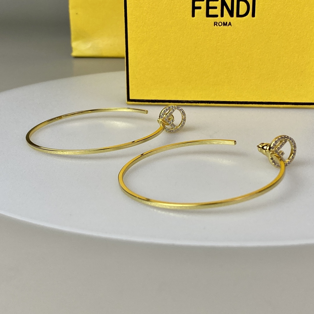 FENDI 芬迪  滿鑽耳釘
