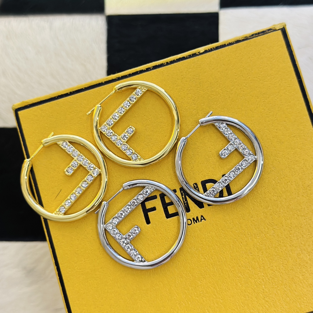 Fendi 芬迪 早春新款 耳圈