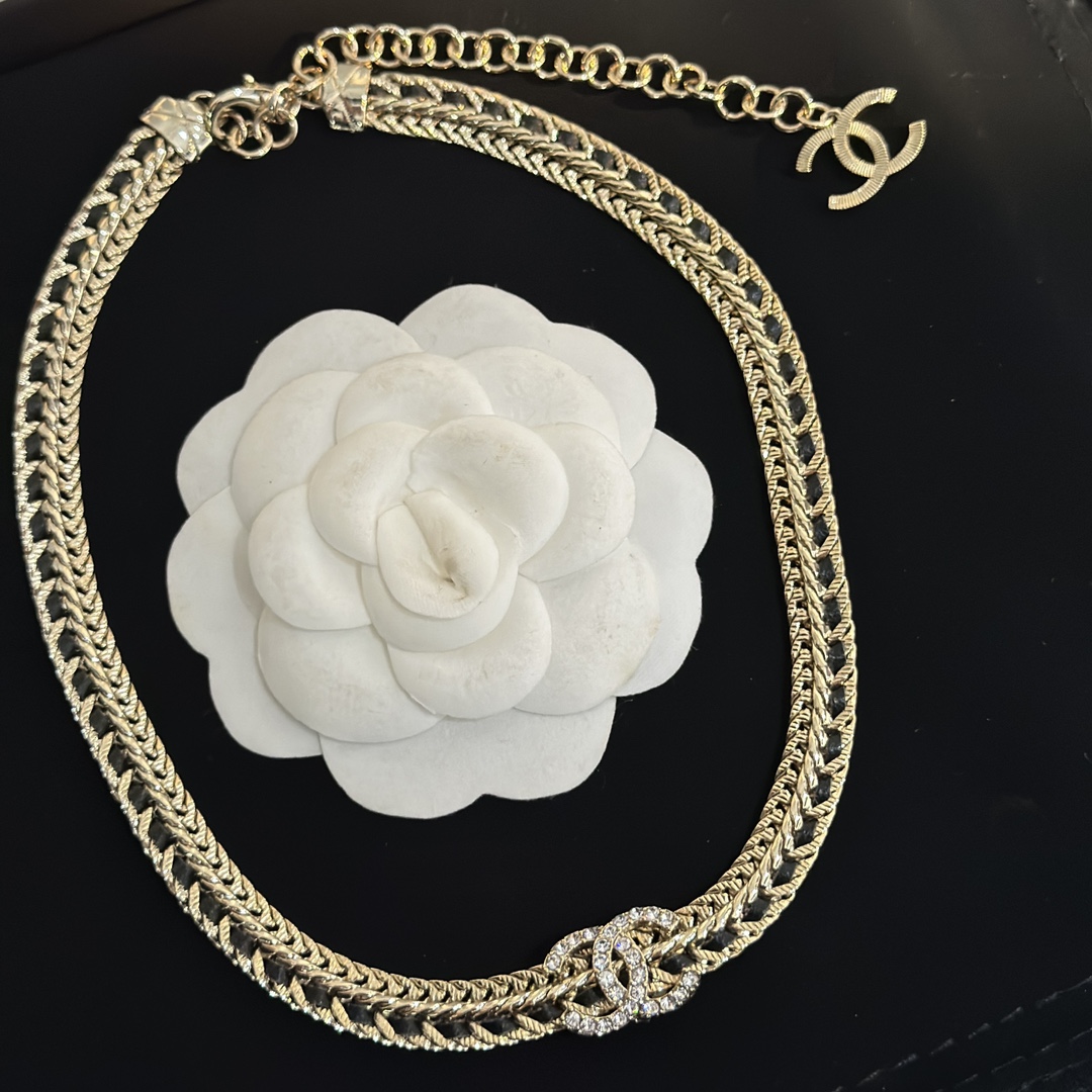 小香 23早春新款 雙C choker 黑皮鏈條頸鏈