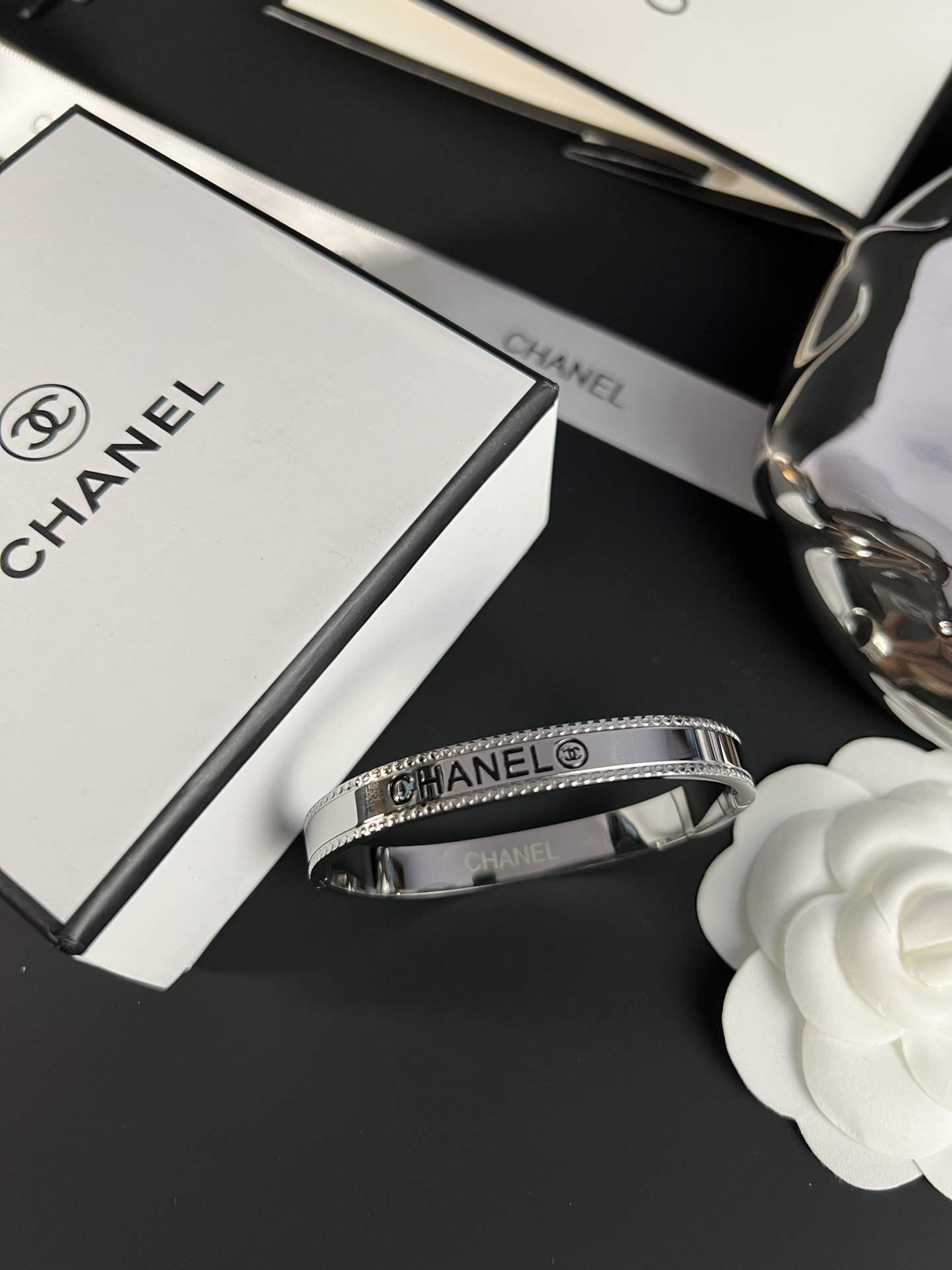 Chanel 字母 手鐲