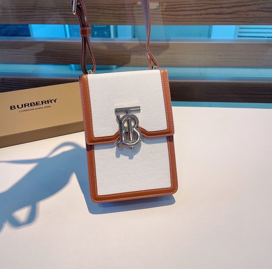 Burberry巴寶莉手機包