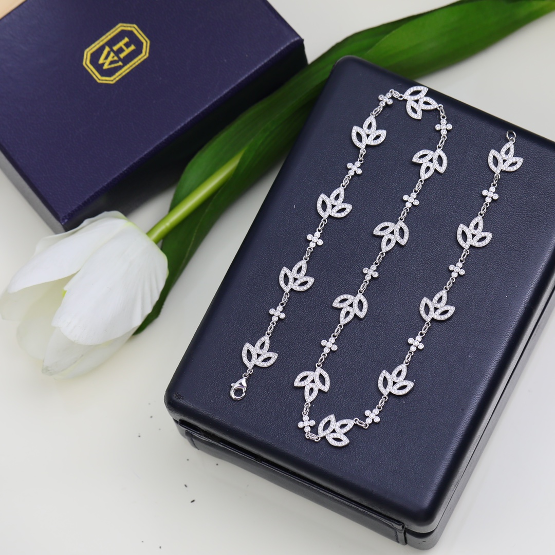 HARRY WINS TON。Lily Cluster系列