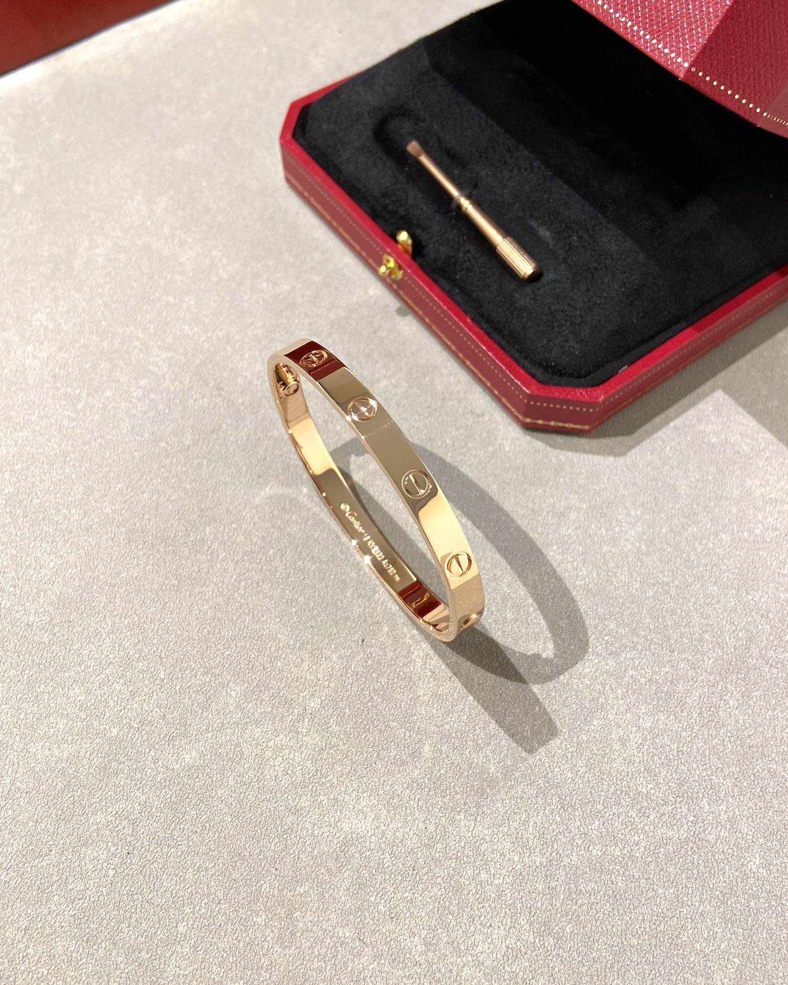 Cartier 寬版無鑽手鐲