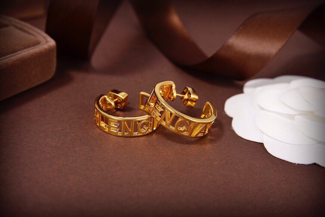 巴黎世家 Balenciaga 新款耳釘