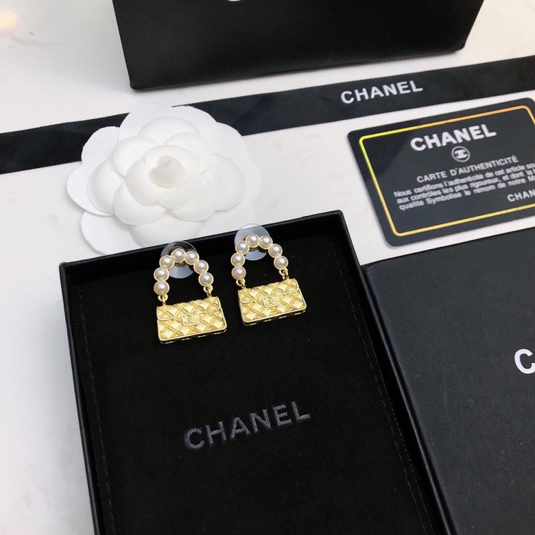 最新款個性包包耳釘CHANEL
