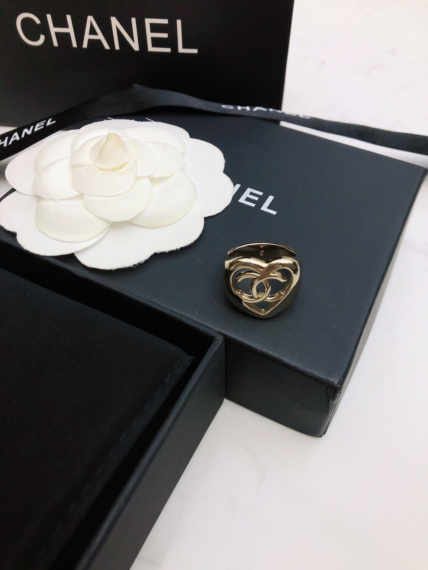 新款鏤空愛心 戒指