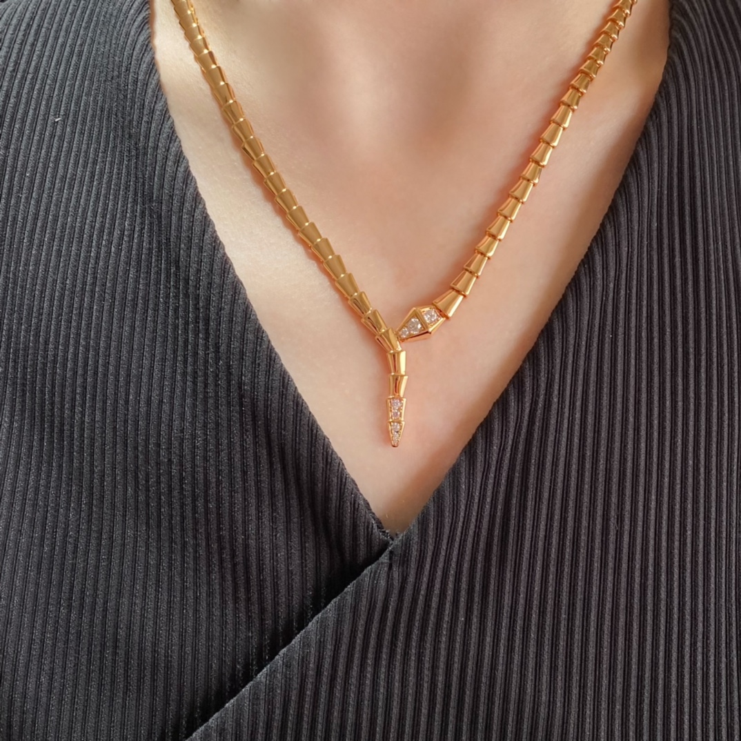 寶格麗頭尾鑽蛇項鏈