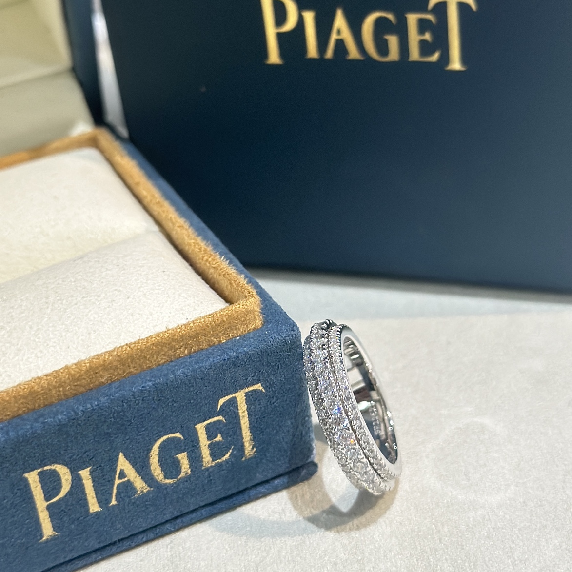 伯爵 經典火爆款 三排鑽 轉動 戒指