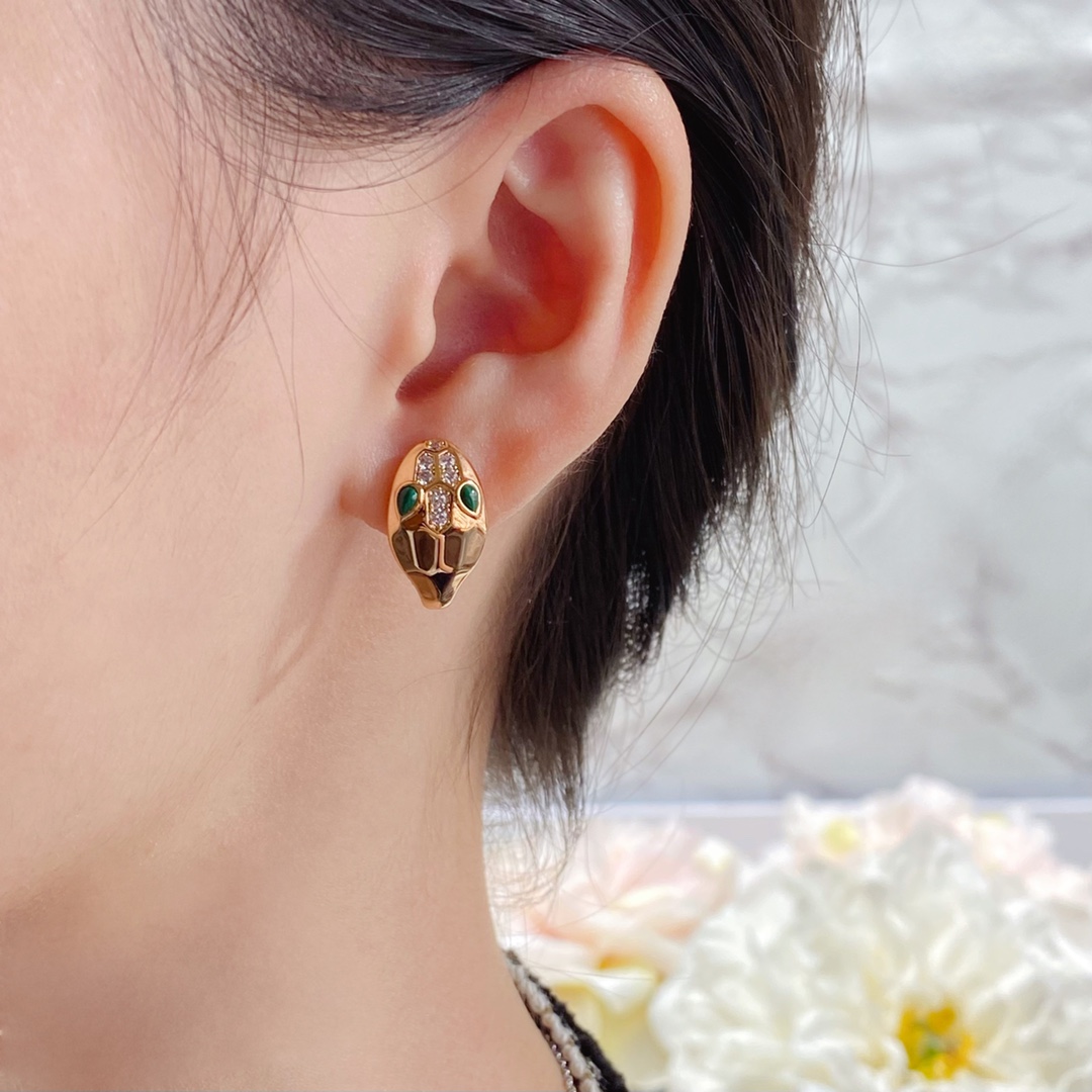 寶格麗小號天然孔雀石光頭蛇耳拍