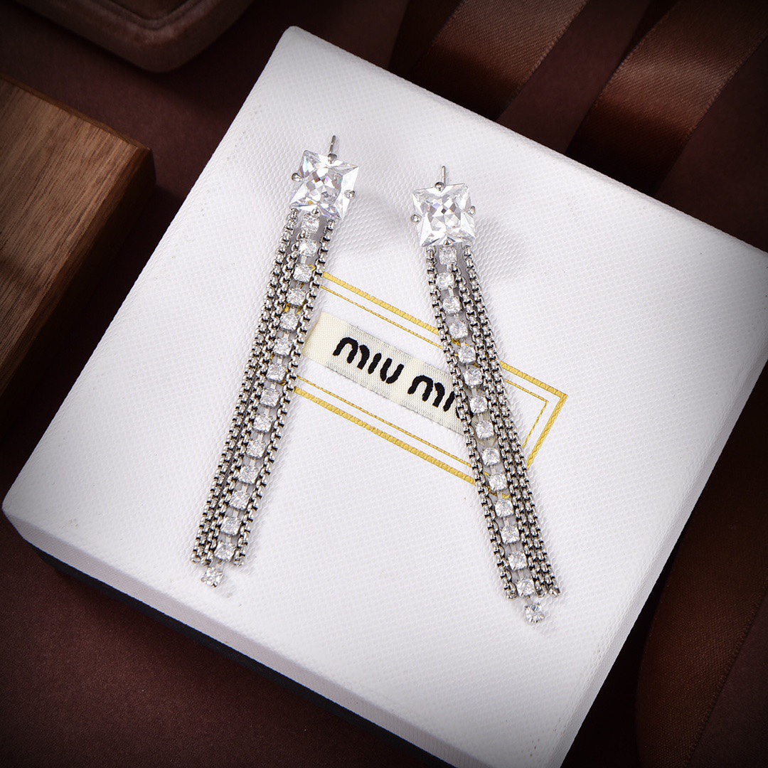 款miumiu流蘇耳釘