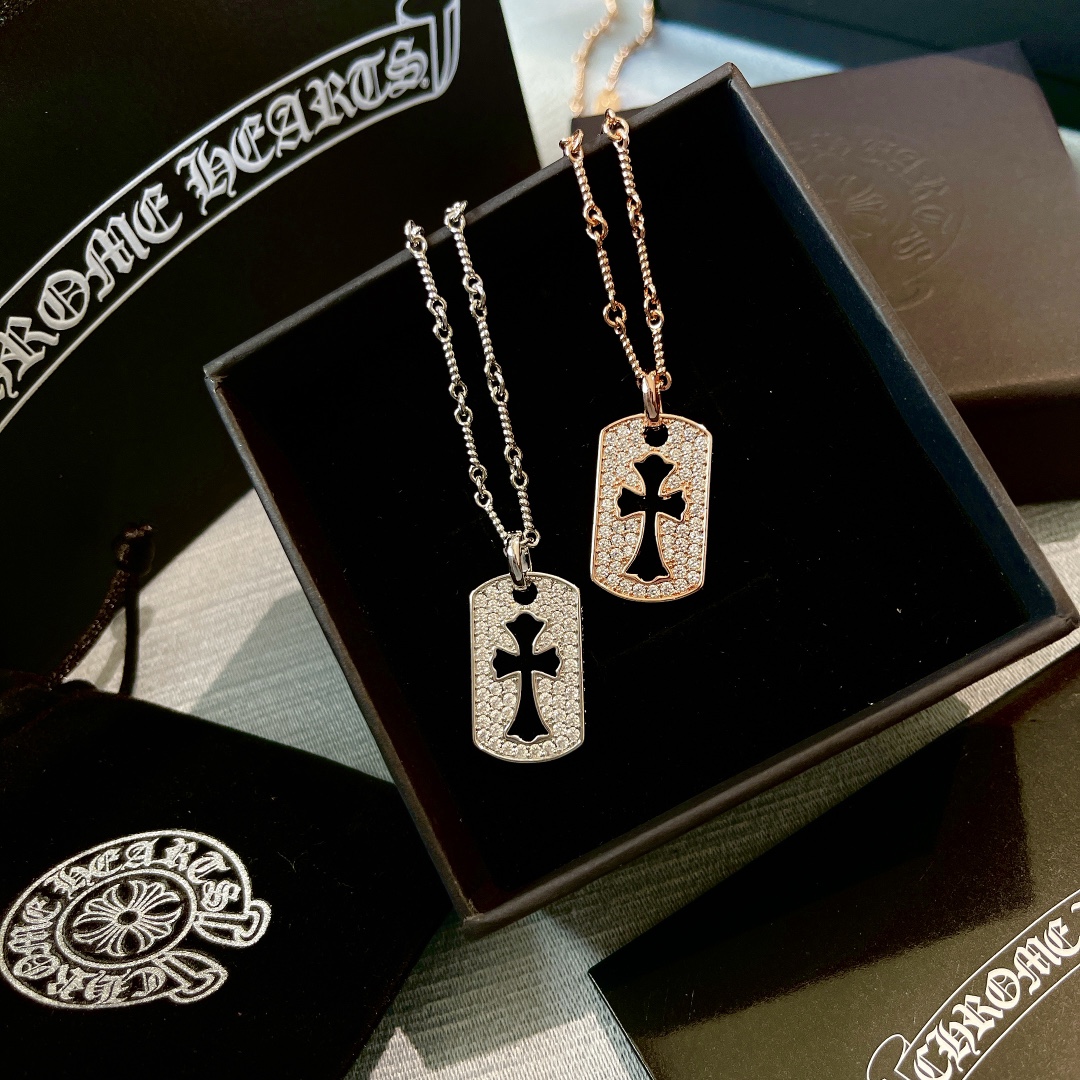 新品克羅心 滿鑽鏤空十字架項鏈