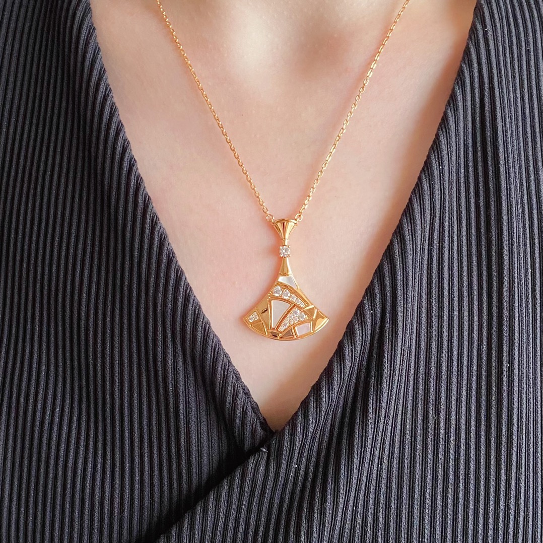 BV寶格麗高級白貝母扇形裙子項鏈