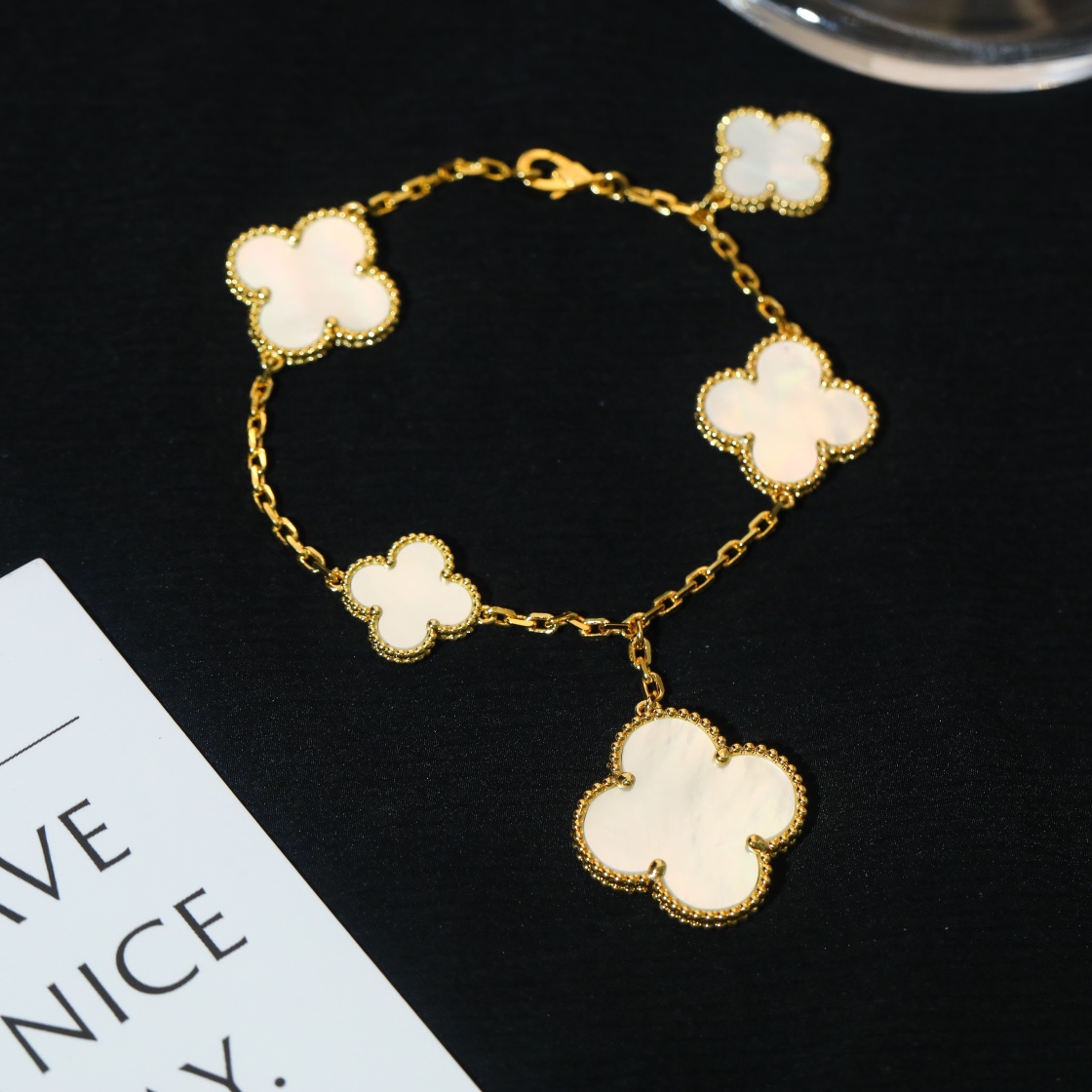 Magic不規則圖案四葉草手鏈