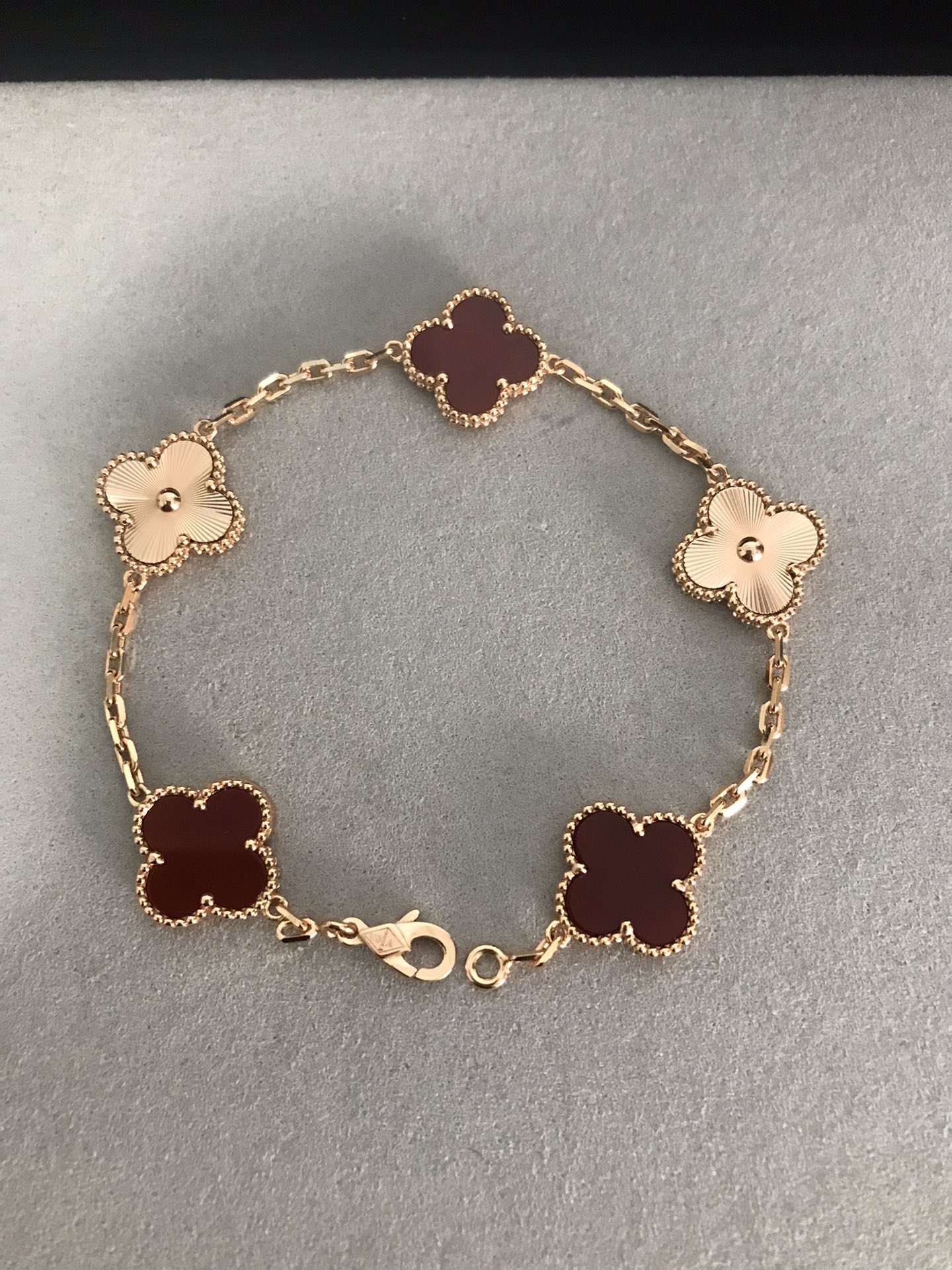 四葉草五花紅玉髓間鐳射手鏈