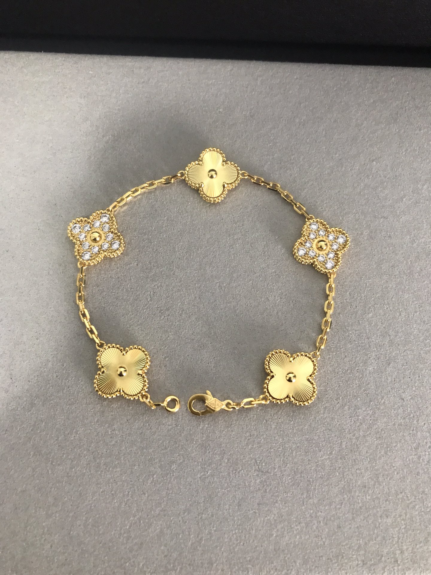 四葉草五花紅玉髓間鐳射手鏈