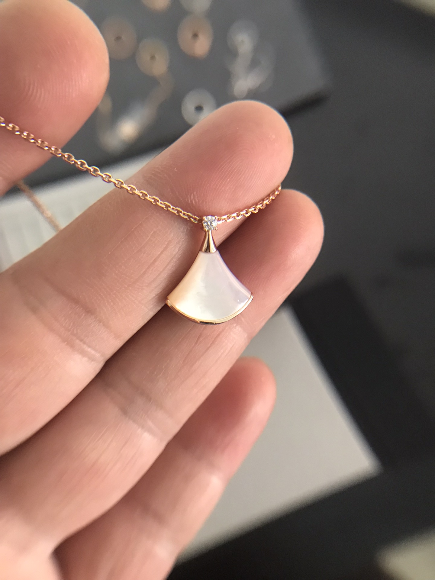 白貝母小扇子項鏈