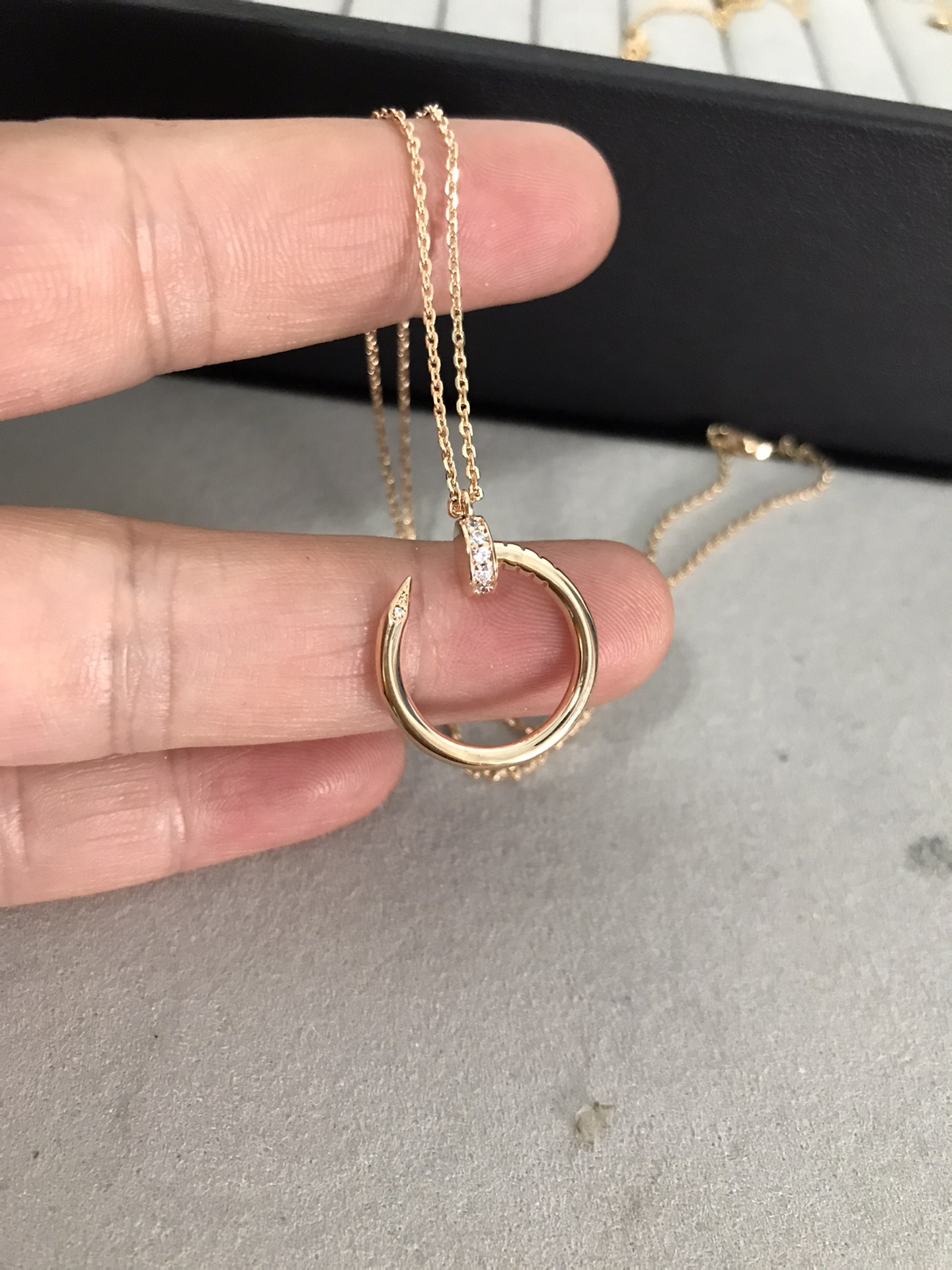 頭圍鑽釘子鎖骨項鏈