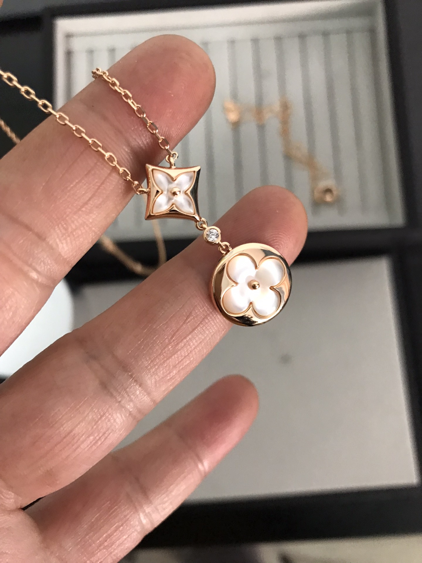 二花四葉草項鏈