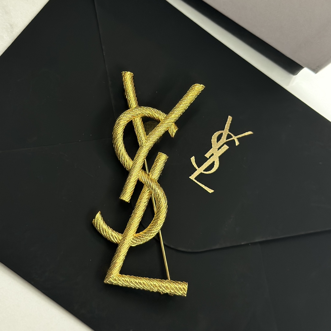 YSL 復古 胸針